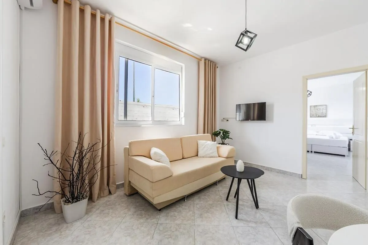 Modern Home With Wifi And Beach Access Golem